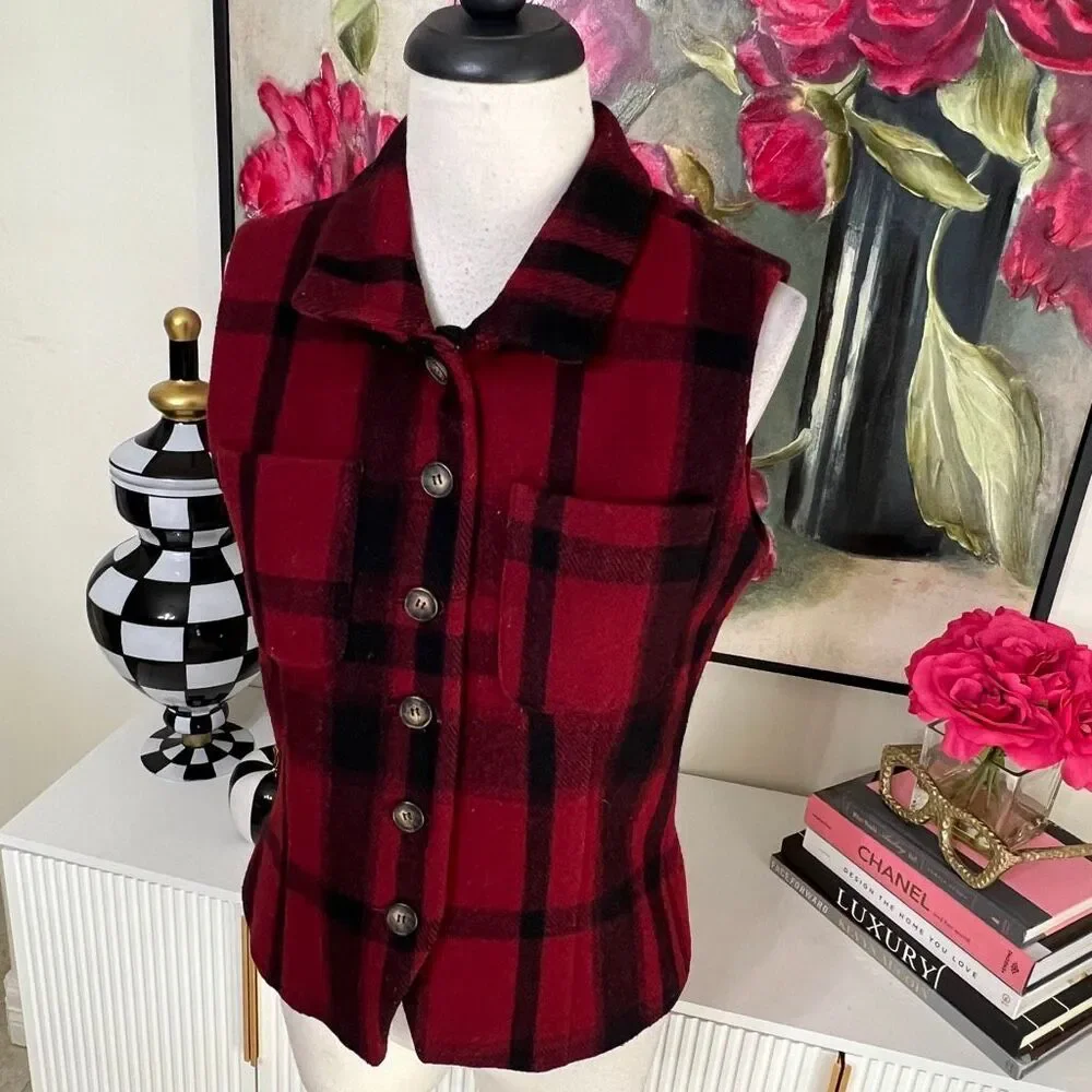 Breeches Women's Buffalo Plaid Wool Button-Down Sleeveless Vest Red Black Size 4